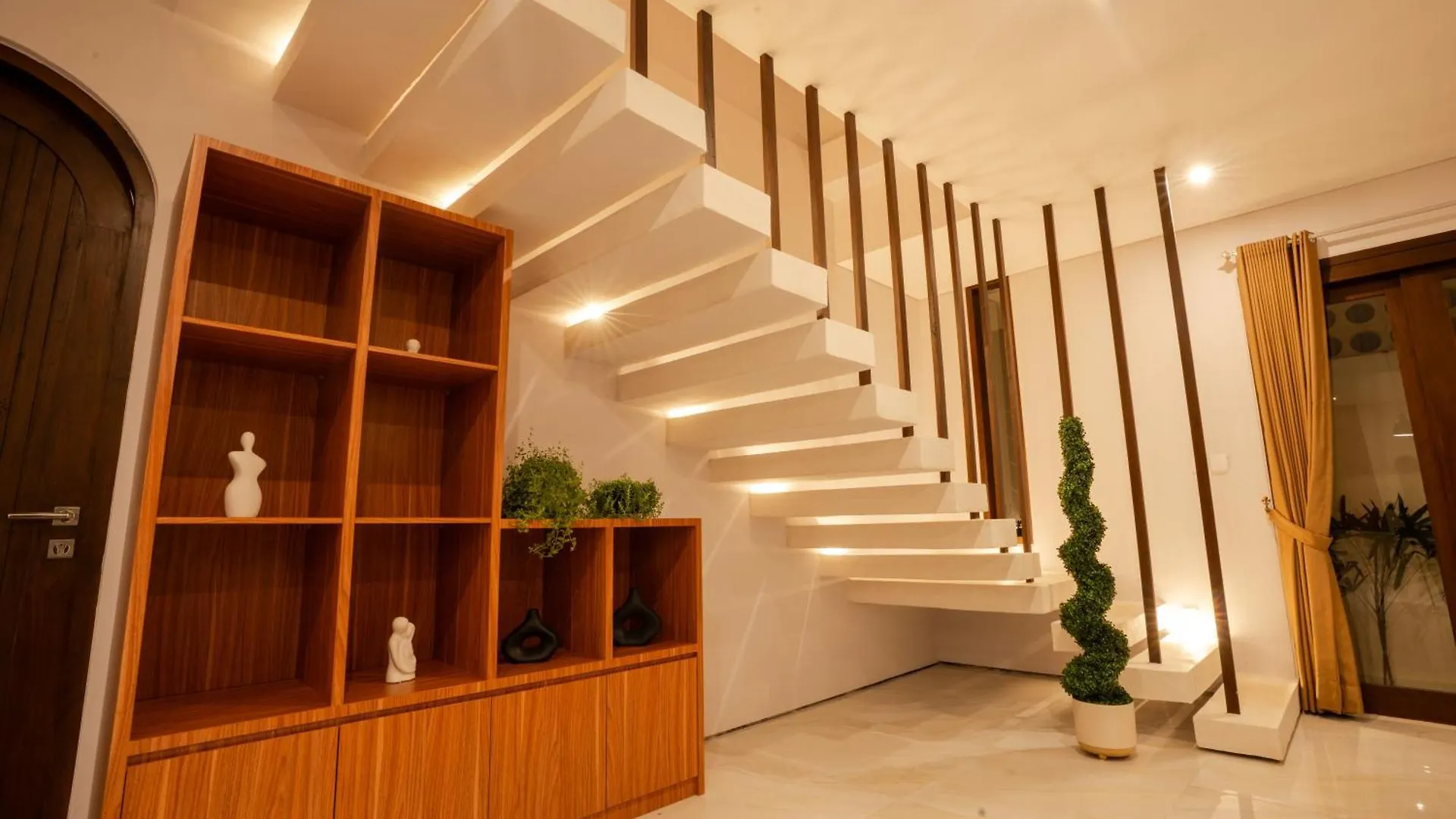 New! 3Bdr Hnrr Villa Umalas Kerobokan