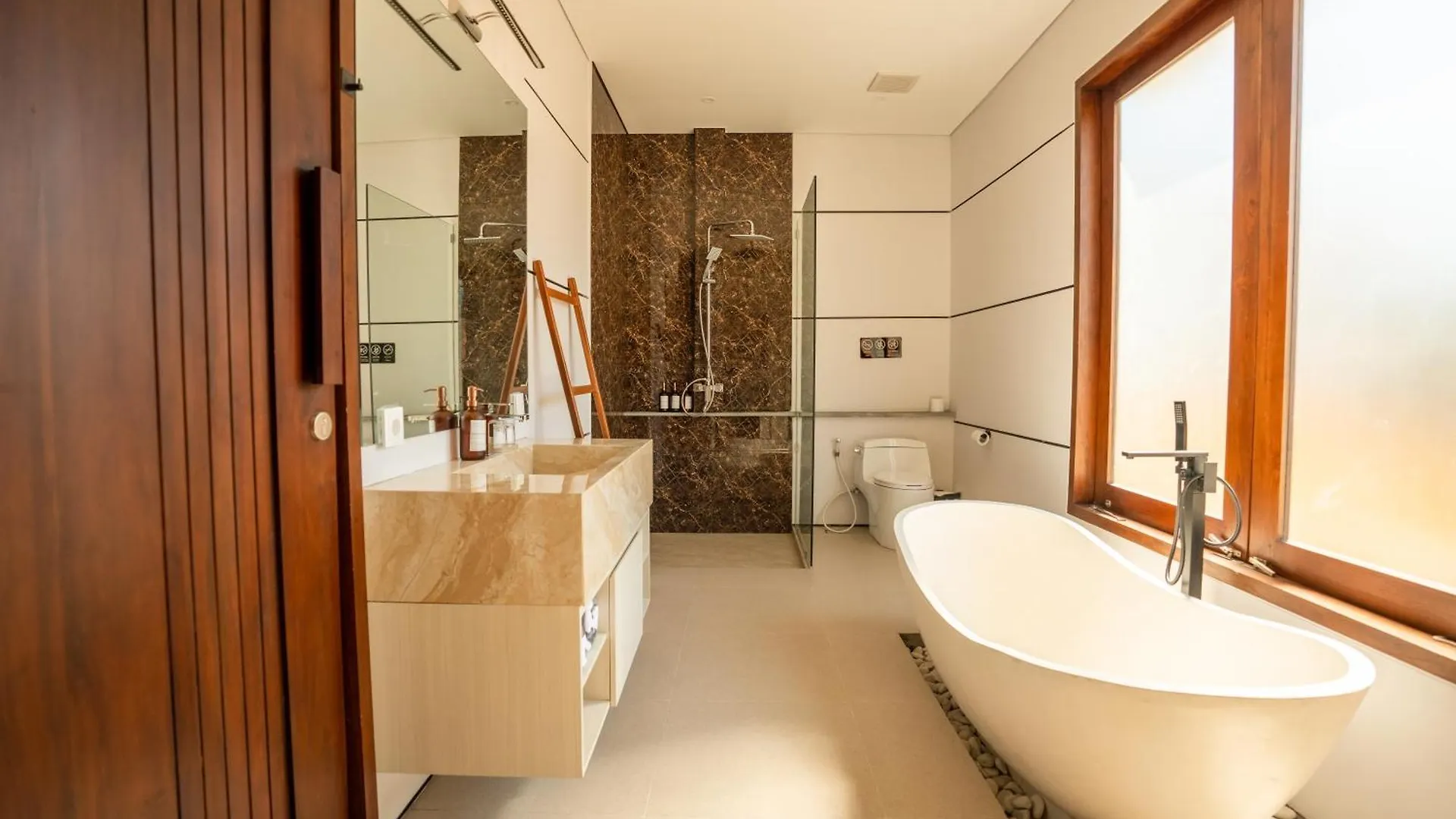 New! 3Bdr Hnrr Villa Umalas Kerobokan   Kerobokan (Bali)
