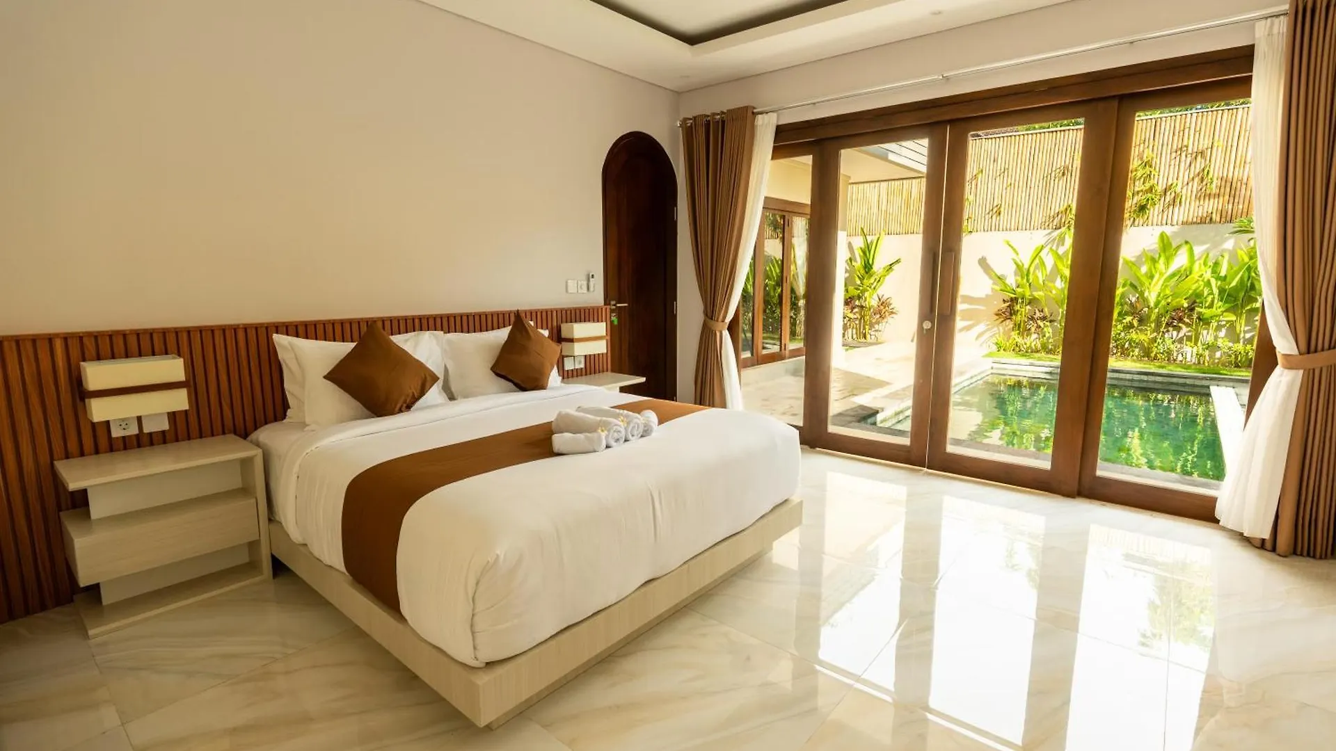 New! 3Bdr Hnrr Villa Umalas Kerobokan