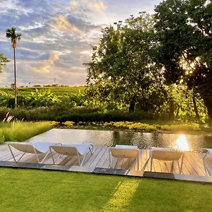 La Maison D'ulysse - Luxury 4br Surrounded By Rice Paddies Kerobokan