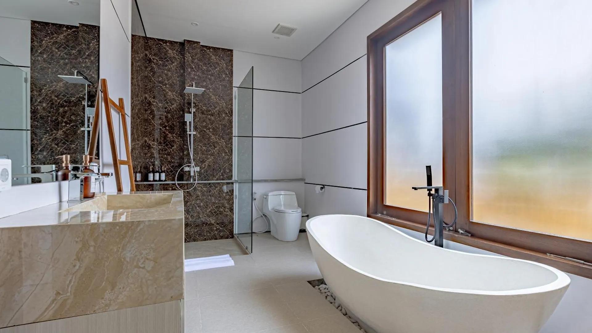 New! 3Bdr Hnrr Villa Umalas Kerobokan